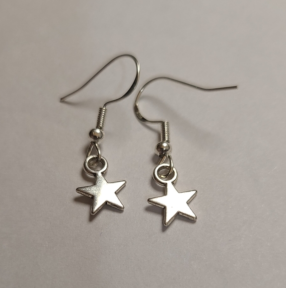 Hand crafted star earrings - Picture 3 of 3